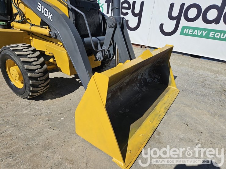 2013-deere-310k-image-39