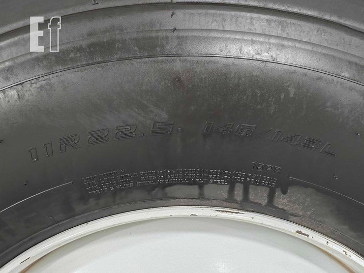 2016-freightliner-m2-106-image-26