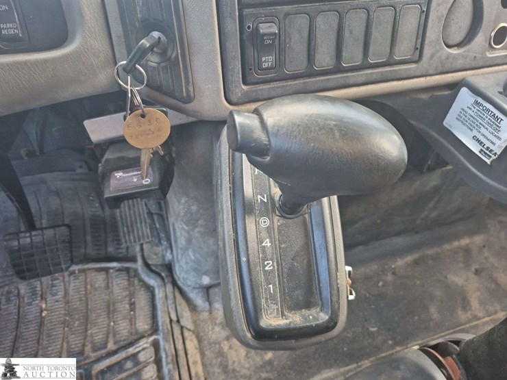 2009-international-durastar-4300-image-18