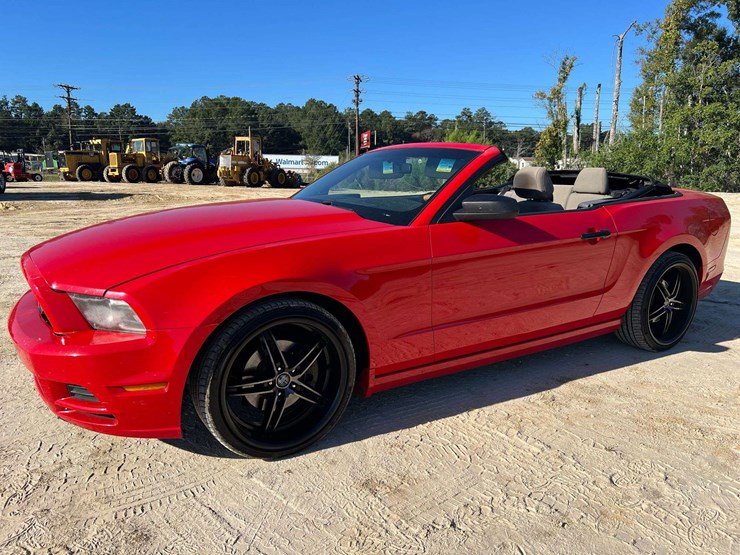 2014-ford-mustang-2-door-coupe-(232,492-miles)-image-2