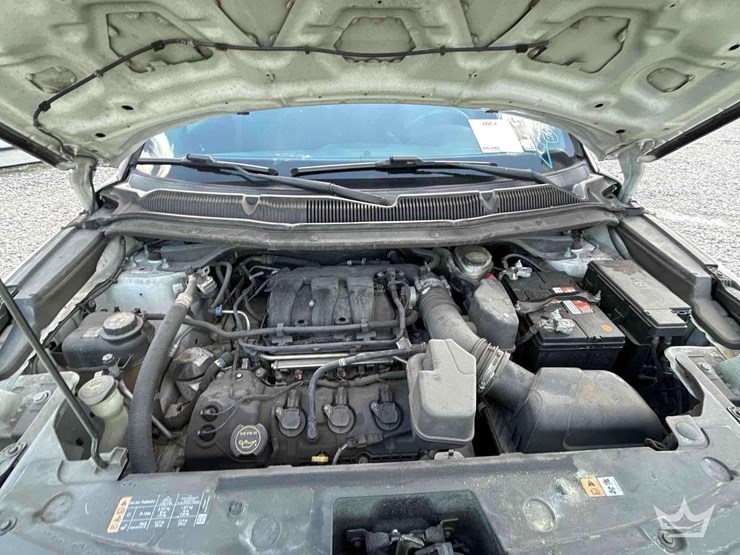 2016-ford-explorer-image-8