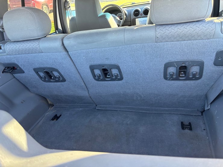 2005-jeep-liberty-image-28