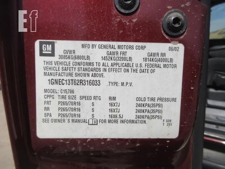 2002-chevrolet-tahoe-image-18