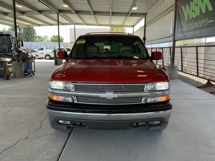 2002-chevrolet-tahoe-image-3