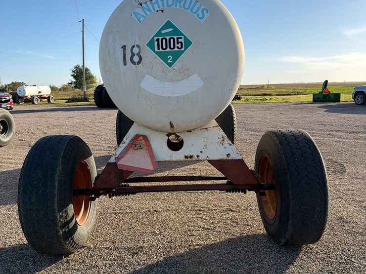 11-18-1450-gallon-nh3-tank,-16.5---22.5-tires-image-9