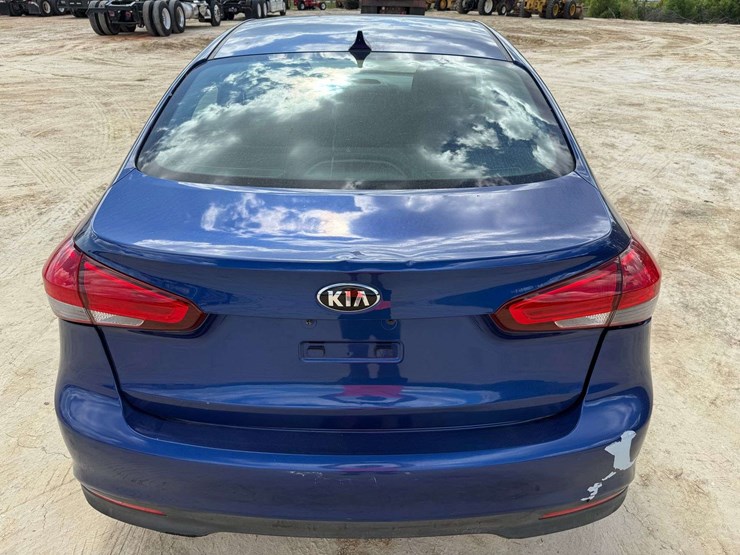 2017-kia-forte-4-door-sedan-(101,833-miles)-image-6