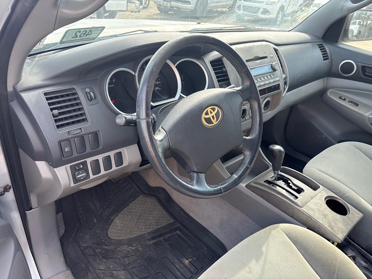 2005-toyota-tacoma-image-13