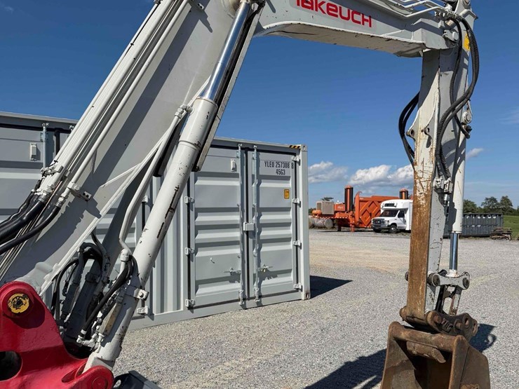 takeuchi-tb290-image-10