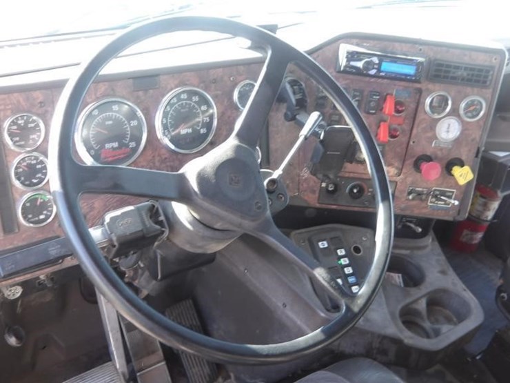 2002-international-5500i-dump-truck-image-16