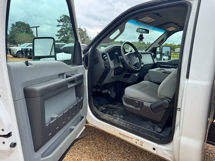 2016-ford-f550-xl-image-9