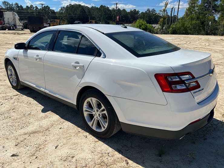 2016-ford-taurus-4-door-sedan-(101,832-miles)-image-2