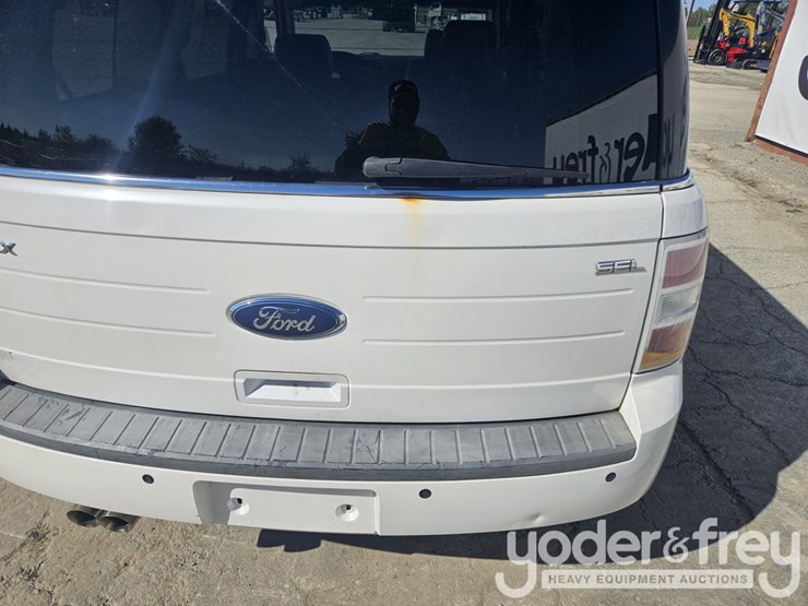 2009-ford-flex-image-14