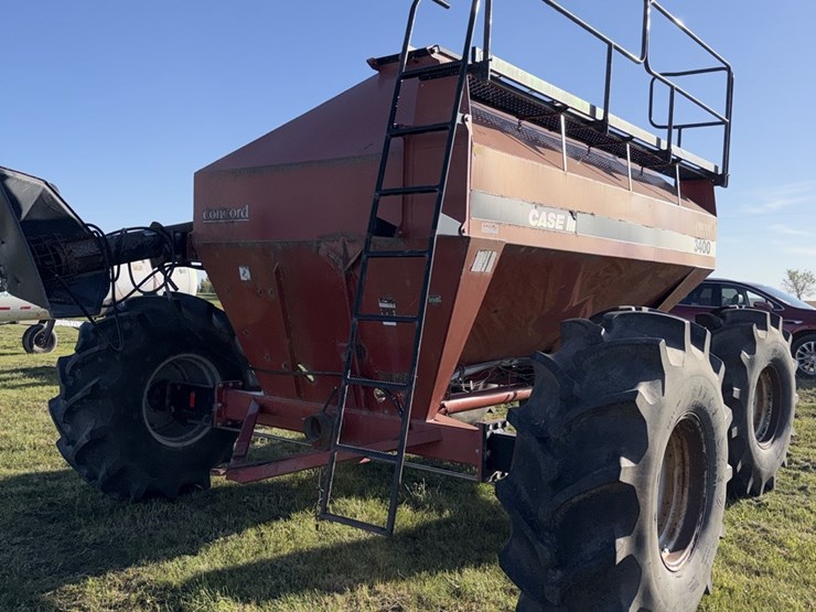 case-ih-3400-image-7