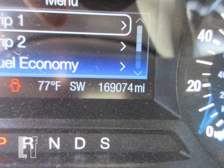 2016-ford-fusion-se-image-22