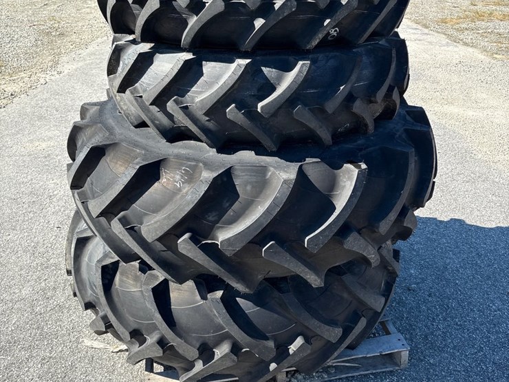 #1081-•-r1-ag-tires-with-rims-image-5