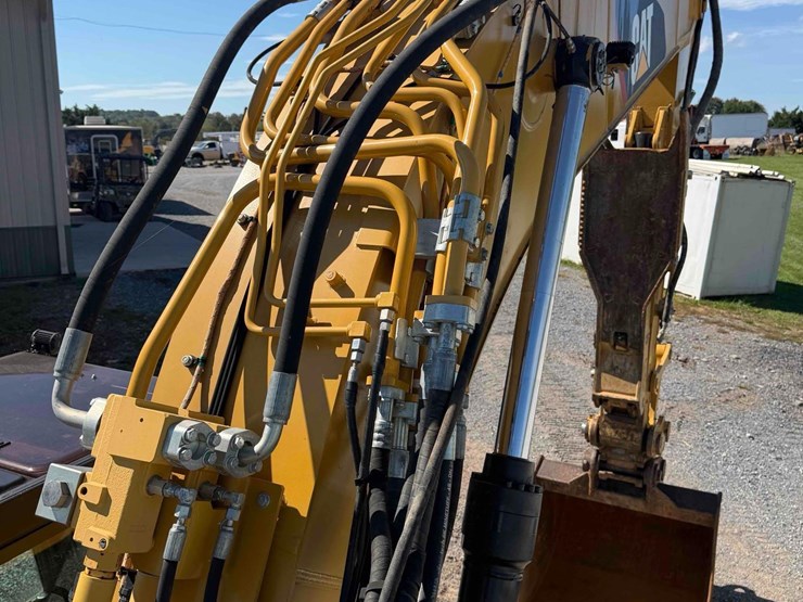 2019-caterpillar-325flcr-image-21