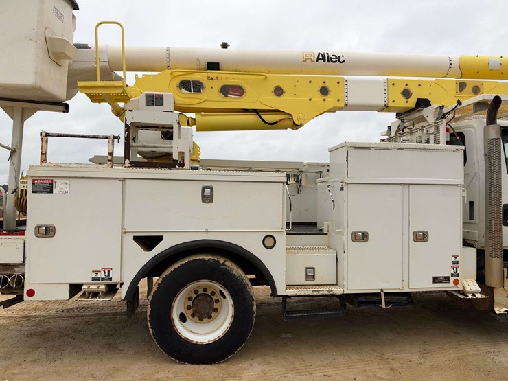 2017-international-durastar-4400-image-15