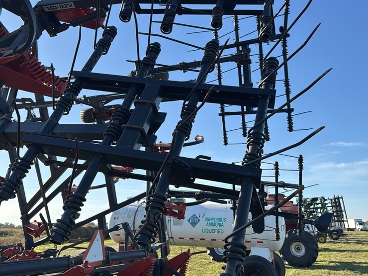 35'-flex-coil-chisel-plow,-floating-hitch,-very-good-harrows-image-14