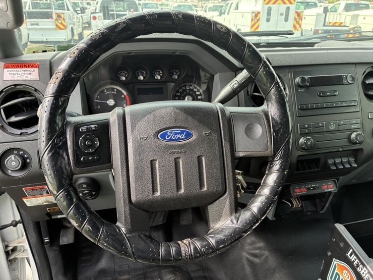 2013-ford-f550-image-17