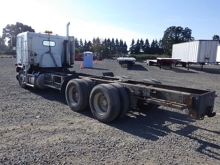 1991-freightliner-fla086-24'-t/a-cab-&-chassis-image-3