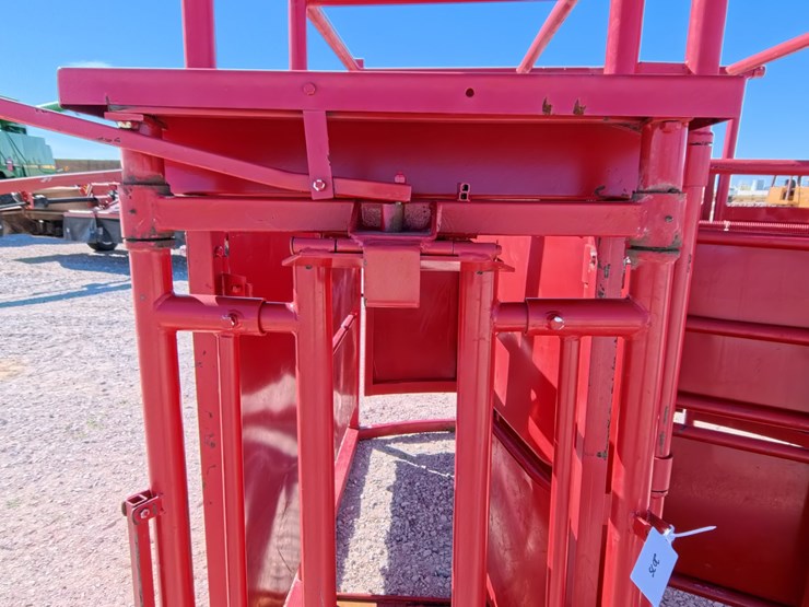 #2075-•-ranchers-livestock-equipment-calving-pen/-tub-image-13