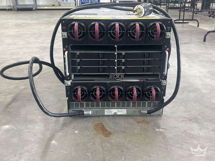 hp-blade-chassis-with-14-servers-image-1