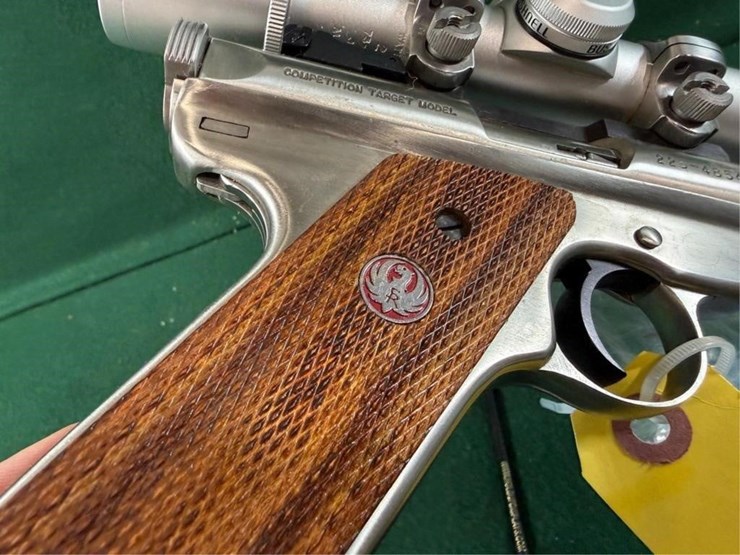 ruger-mark-ii-target-22lr-pistol-image-9
