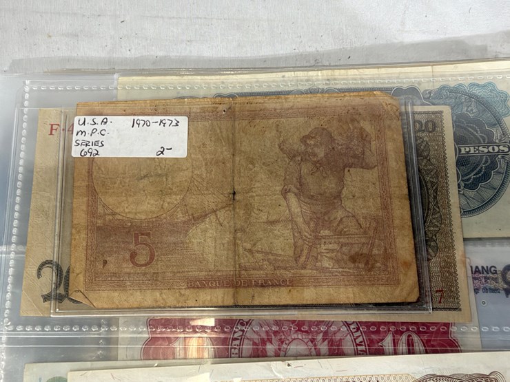 #40307-•-foreign-currency-bank-notes-image-85