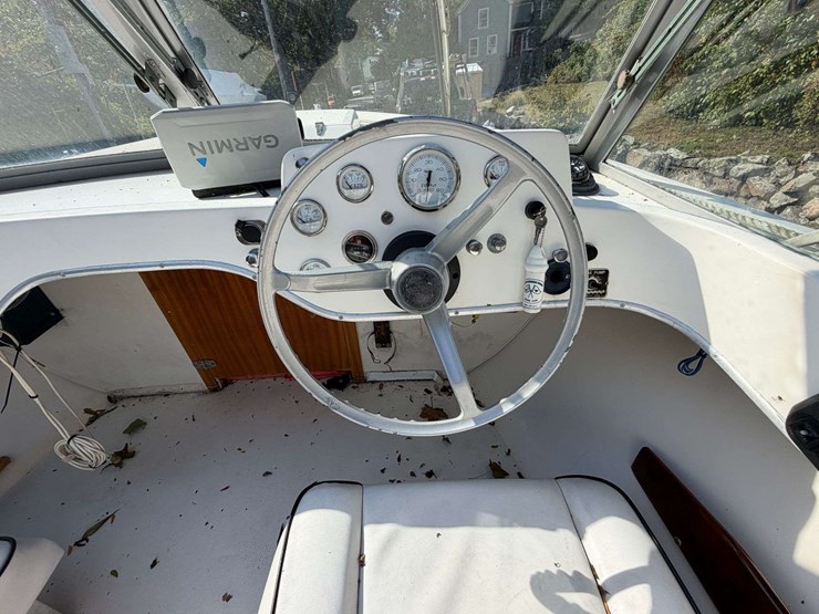 bertram-20-moppie-powerboat-w/trailer-"island-girl"-image-39