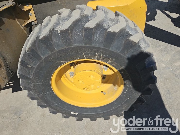 2018-deere-410l-image-10