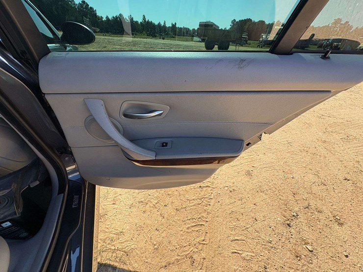 2007-bmw-335i-4-door-sedan-image-15