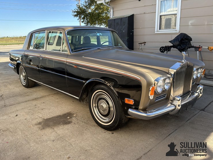 1972-rolls-royce-silver-shadow-4-door-sedan-image-3