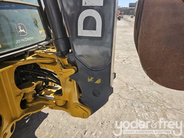 2013-deere-310k-image-23