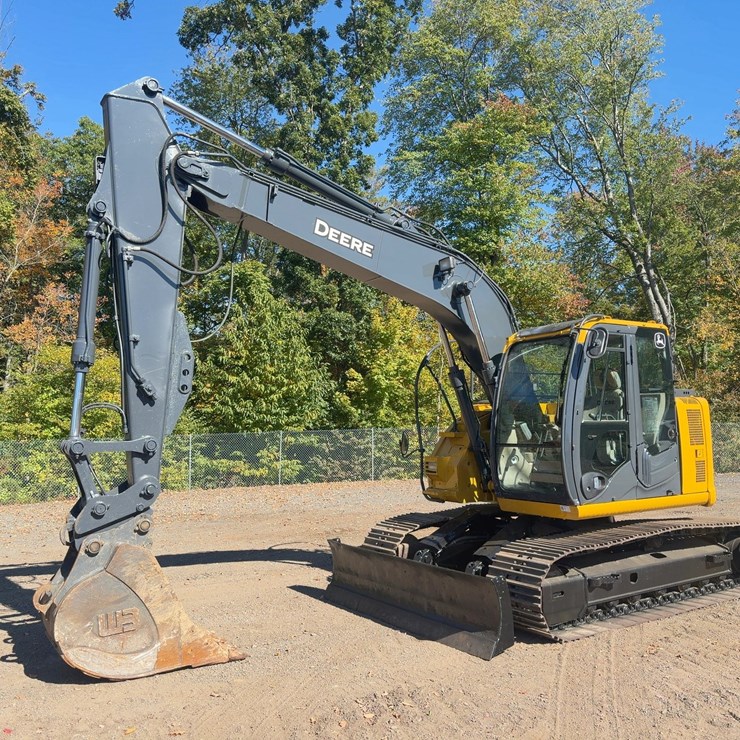 2010 DEERE 135D