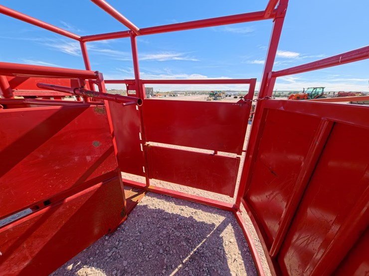 #2075-•-ranchers-livestock-equipment-calving-pen/-tub-image-10