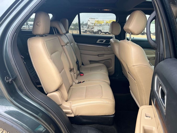 2016-ford-explorer-limited-image-16