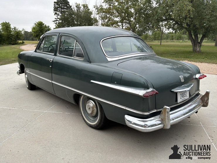 1951-ford-custom-tudor-2-door-sedan-image-7
