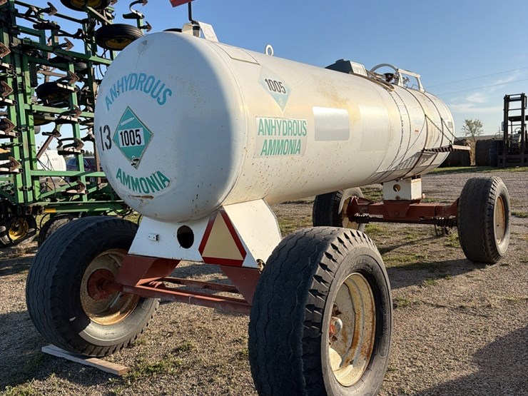 11-8--1450-gallon-nh3-tank,-16.5---22.5-tires-image-9