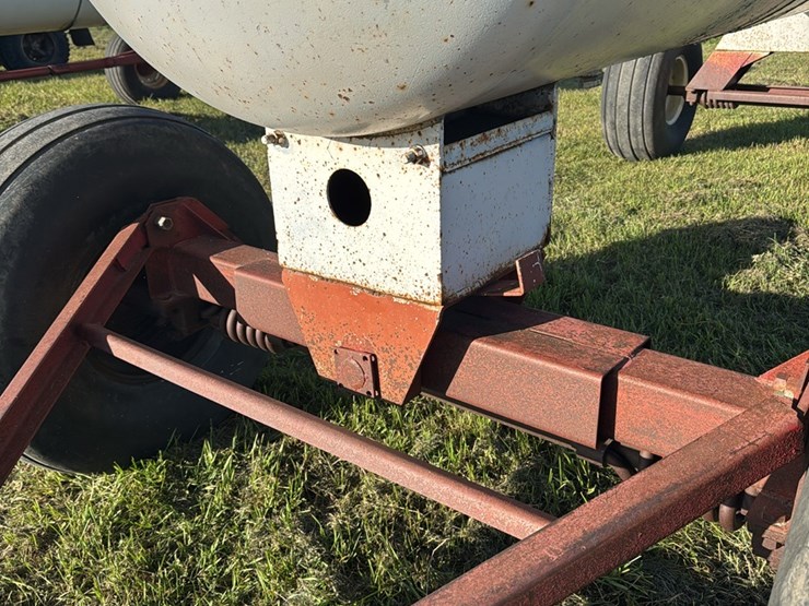 11-1.-1450-gallon-nh3-tank,-16.5l-16.1-tires-image-6