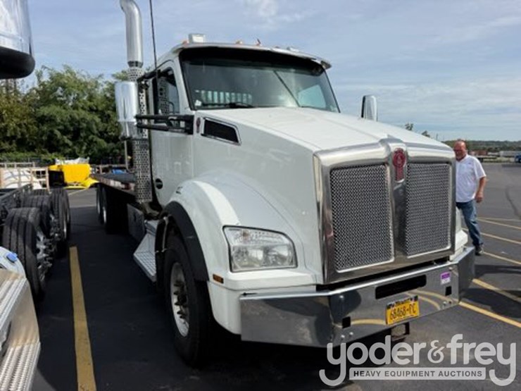 2017-kenworth-t880-image-2