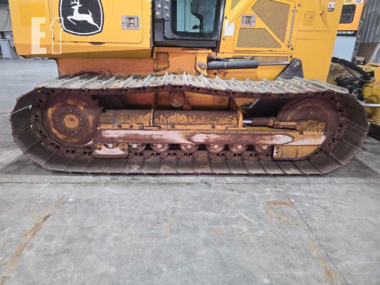2020-deere-650k-image-32