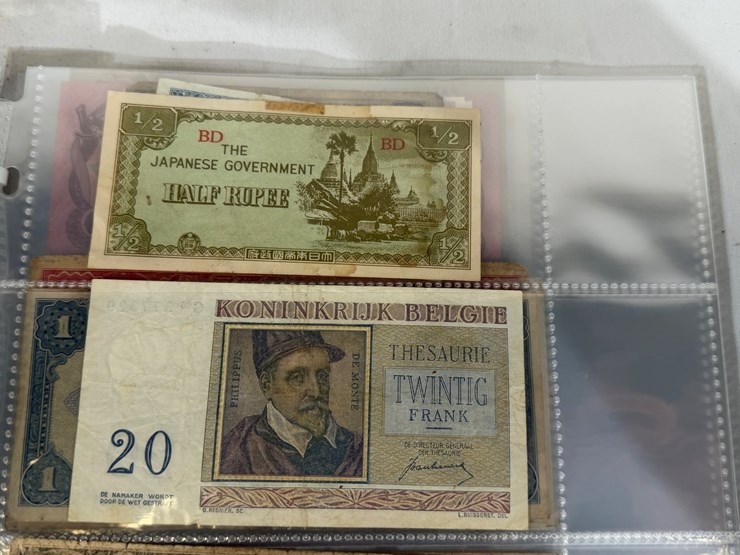 #40307-•-foreign-currency-bank-notes-image-130