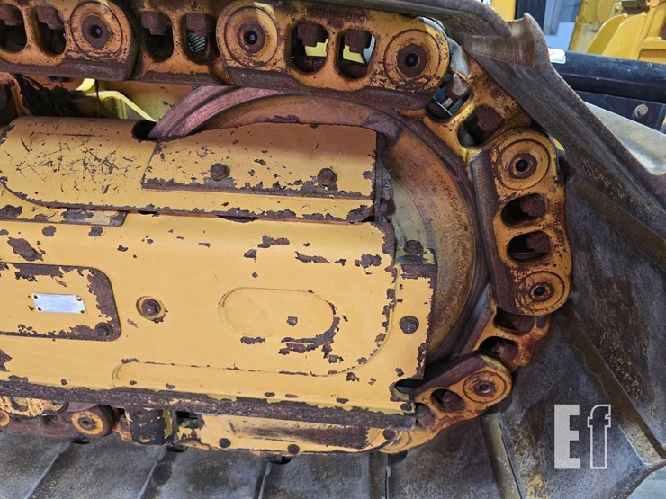2022-caterpillar-d3-lgp-image-33