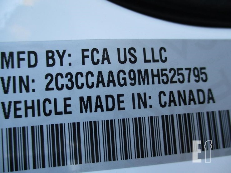 2021-chrysler-300-image-15