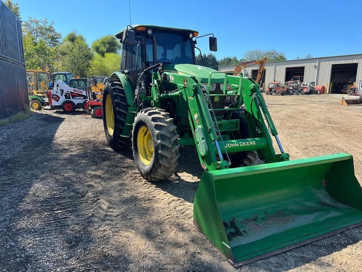2015-john-deere-6115m-image-11