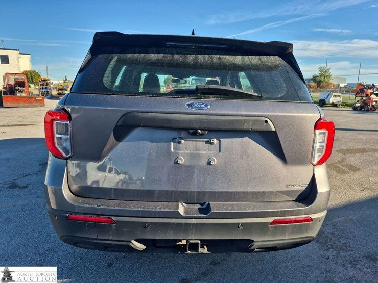 2020-ford-explorer-image-6
