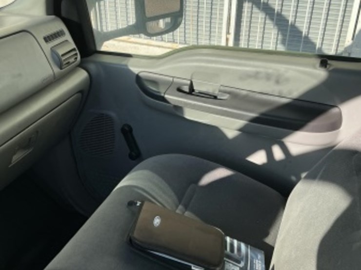 2006-ford-f450-image-23