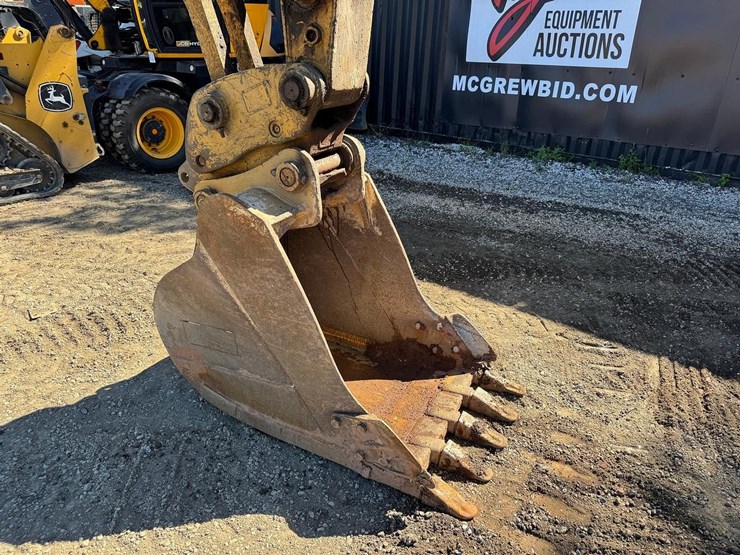 komatsu-pc160-image-10