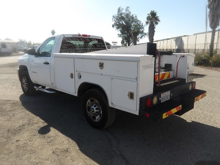 2013-chevrolet-2500-image-5