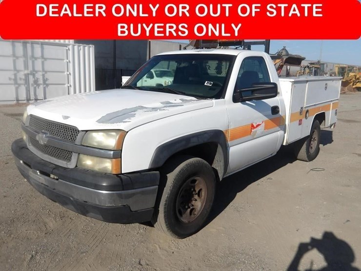 2003-chevrolet-silverado-utility-truck-image-1
